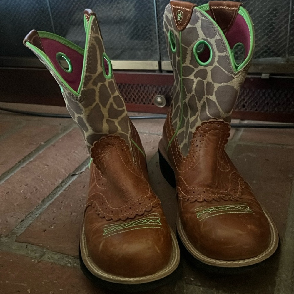 Ariat Fatbaby giraffe print boots